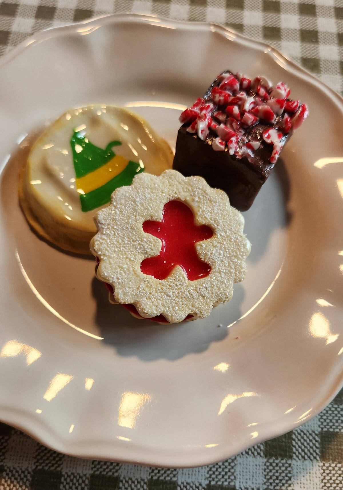 Tea with Mrs. CLAUS | ON Plate | Hand-sculpted Hyper-Realistic Food