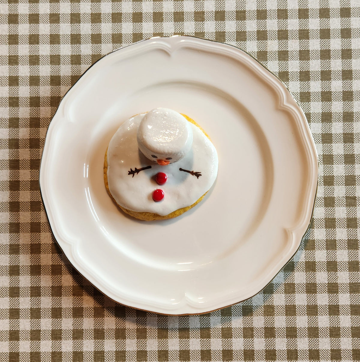 Tea with Mrs. CLAUS | ON Plate | Hand-sculpted Hyper-Realistic Food