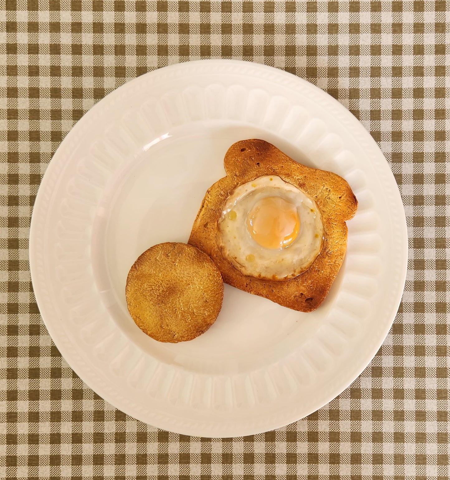 Nest Egg Toast — Handcrafted Food Sculpture