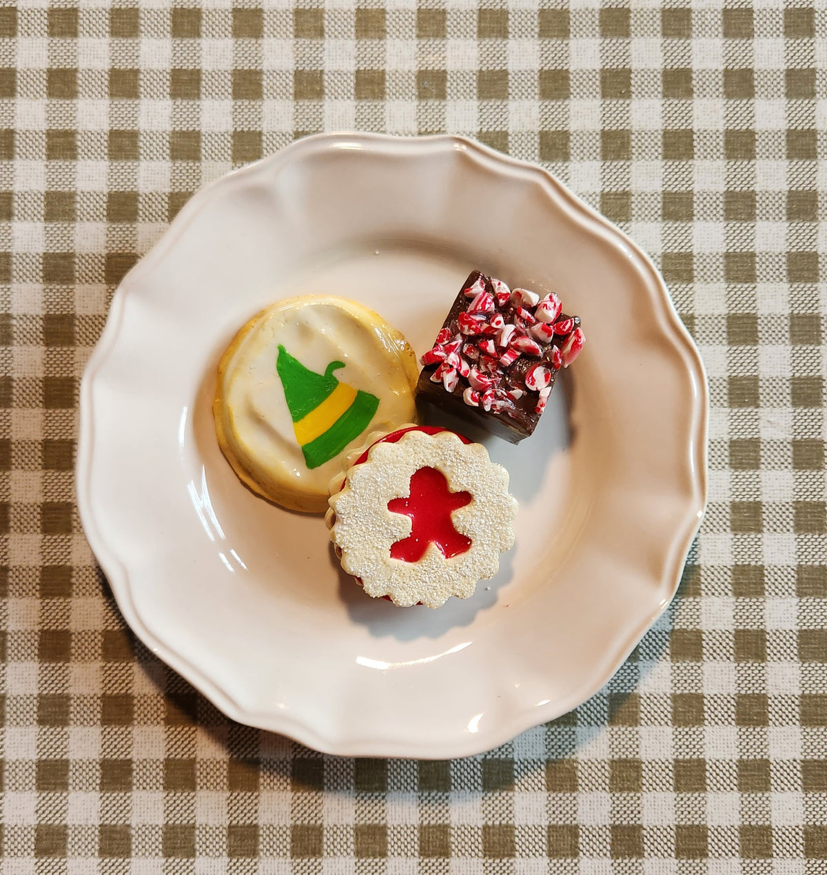 Tea with Mrs. CLAUS | ON Plate | Hand-sculpted Hyper-Realistic Food