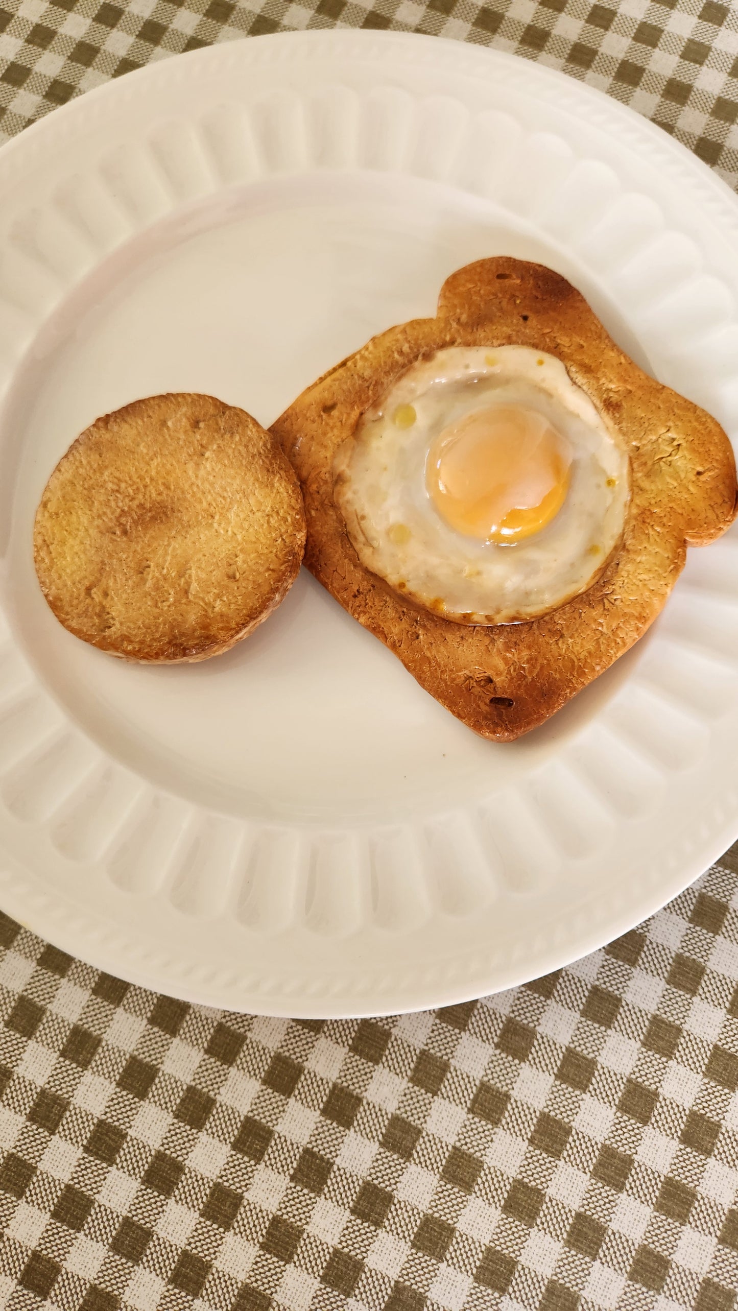 Nest Egg Toast — Handcrafted Food Sculpture
